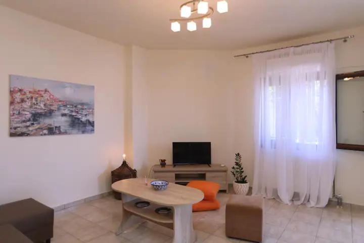 Skopelos Chara'S Lux Apartment Eksteriør bilde
