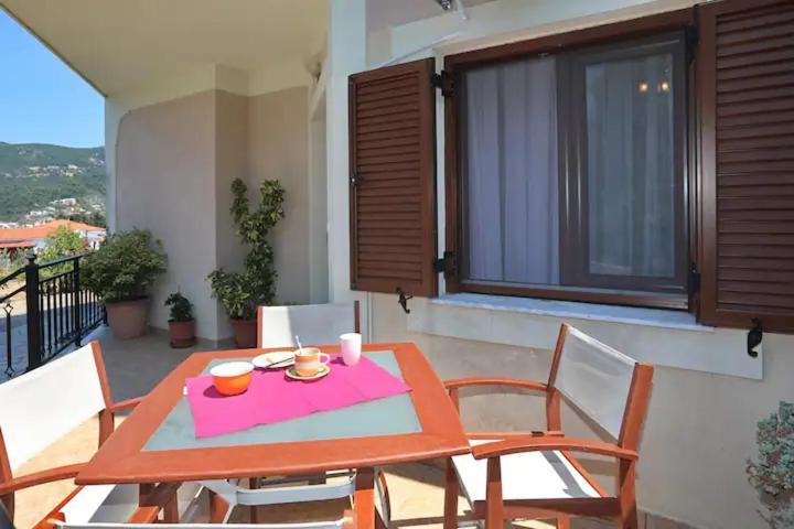 Skopelos Chara'S Lux Apartment Eksteriør bilde